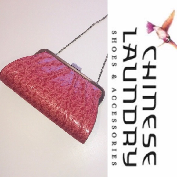 CHINESE LAUNDRY pink purse clutch w/ silver strap - Picture 1 of 8